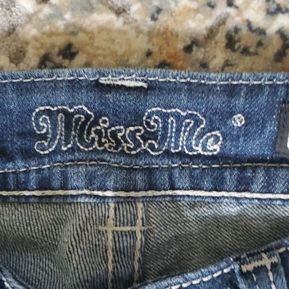 SOLD!! MISS ME JEANS - Size 27 x 32 - Picture 7 of 12